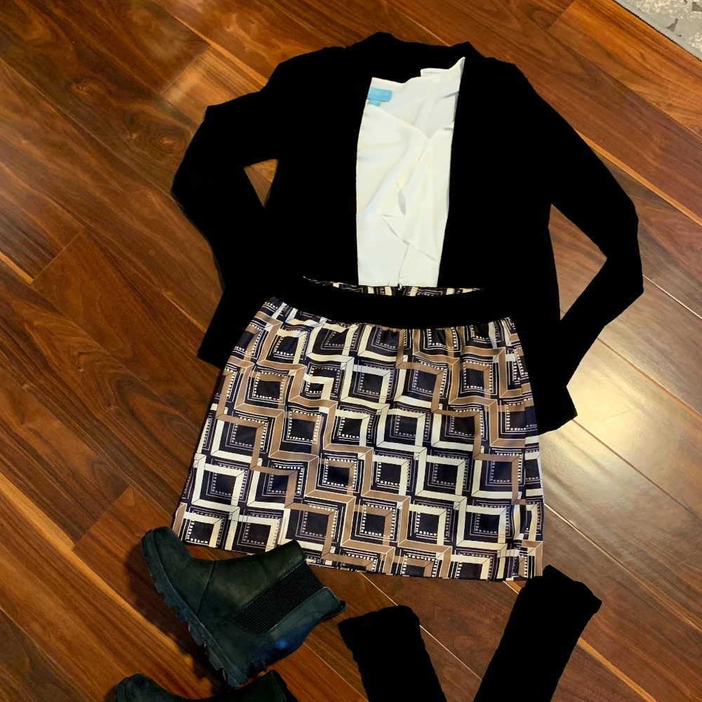 Unique Banana Republic lined skirt, Size 2, black/cream/tan